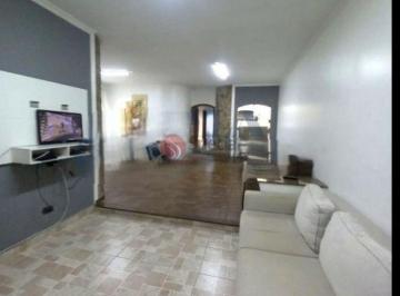 Casa · 194m² · 2 Quartos · 3 Vagas · Casa térrea na Mooca com ótima localização.
