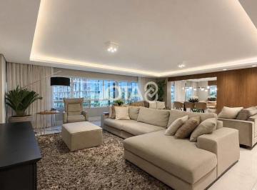 Apartamento · 175m² · 3 Quartos · 2 Vagas · APTO ÁGUA VERDE - 3 DORMITÓRIOS - 2 VAGAS - TOTALMENTE REFORMADO
