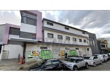 Comercial · 750m² · 2 Vagas · "Locação Ideal no Pari: 750m² Prontos para Você".