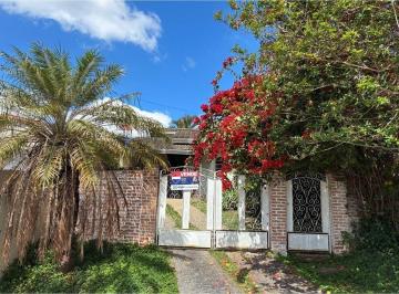 Casa · 122m² · 2 Quartos · 3 Vagas · Casa Térrea, 2 Quartos e Churrasqueira na Região de Atibaia em Bom Jesus dos Perdões