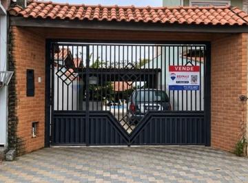 Casa · 250m² · 3 Quartos · 6 Vagas · **Casa Ampla com Piscina, Jardim e 6 Vagas de Garagem no Jardim Cerejeiras – Atibaia**