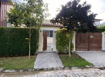 Casa · 235m² · 4 Quartos · 1 Vaga · Casa Duplex com 4 Quartos e 2 Suítes à Venda em Piratininga – Niterói | R$ 870 M
