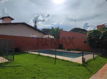 Casa · 220m² · 3 Quartos · 3 Vagas · RE/MAX Aluga | Casa com 3 Dormitórios, Suíte, Escritório, Piscina e Espaço Gourmet na Cidade Univers