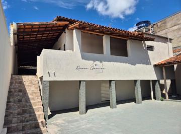Casa · 195m² · 2 Quartos · 3 Vagas · Casa Recém-Reformada com 3 Quartos - Interlagos | Sete Lagoas/MG