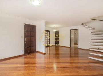 Casa · 165m² · 3 Quartos · 2 Vagas · Casa charmosa em localização Nobre
