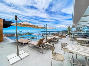 Apartamento · 82m² · 2 Quartos · 1 Vaga · Apartamento de 82 m² com 2 suítes, vista para o mar e sacada com churrasqueira a 80 metros da praia