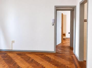 sala-living-dois-ambientes-com-parquet · **Apartamento à venda na Cidade Baixa, Porto Alegre: 2 quartos 69,08m² privativo