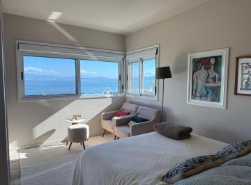 Casa · 200m² · 2 Quartos · Linda casa 2 suites Sambaqui