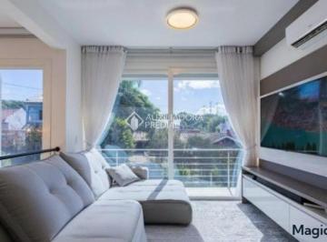 Casa · 202m² · 3 Quartos · Casa com 3 quartos sendo 1 suíte, 3 vagas, no Alto Petrópolis, em Porto Alegre