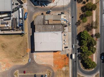Terreno · 225m² · O terreno está vazio. A região conta outra história.