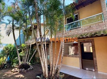 Casa · 56m² · 3 Quartos · 1 Vaga · Casa duplex em condomínio com 3 quartos (1 suíte) à venda nas Palmeiras em Cabo Frio/RJ por R$430.00