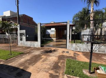 Casa · 65m² · 3 Quartos · 1 Vaga · Excelente casa para locação, localizada na Rua São João, a apenas uma quadra da Avenida Colombo, em