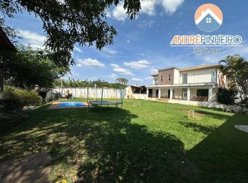 Casa · 400m² · 5 Quartos · 8 Vagas · Casa à Venda em Lote de Esquina – 5 Suítes, Piscina e Ampla Área de Lazer