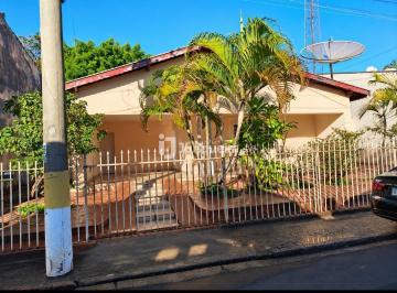 Casa · 169m² · 3 Quartos · 2 Vagas · Casa à venda, 3 quartos, 2 vagas, Centro - Rio das Pedras/SP