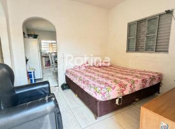Casa · 100m² · 2 Quartos · 3 Vagas · Casa residencial à venda no Bairro Laranjeiras, em Uberlândia – 2 quartos e 3 vagas
