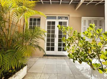 989d5919-2eec-4824-8aaa-3e41b5f458d3 · Casa para venda em Vila Cordeiro com 3 quartos, sendo 1 suíte, 182m²