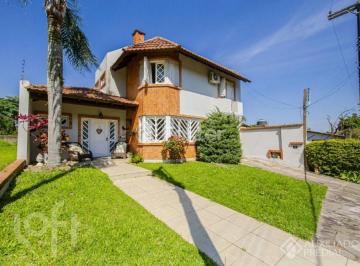 84fcec3d · Casa em Condomínio, 3 dormitórios, 178 m², em Espírito Santo