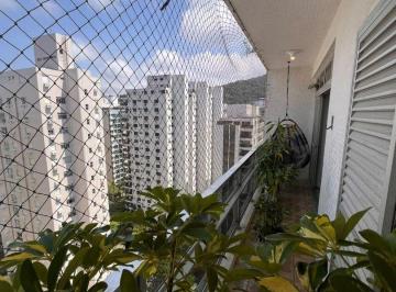 8eff4bd949d66ca0bcc34d0e64e3a13d390632ab · Guarujá - Pitangueiras, a praia mais badalada da cidade, a 30 metros da praia,