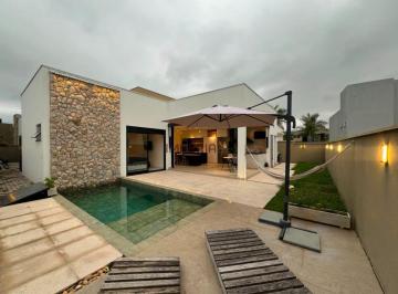 Casa de 4 quartos, Votorantim · Casa térrea com 4 suítes, lareira e piscina no Alphaville 3