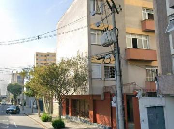 Apartamento · 85m² · 2 Quartos · 1 Vaga · Apartamento no Centro de Curitiba para Aluguel com 2 Quartos e Vaga de Garagem
