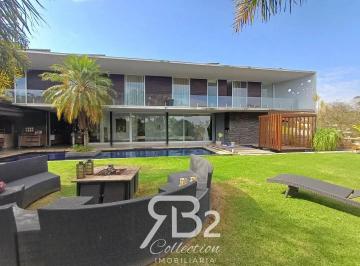 houlabstjrso1790346917393.jpg · Casa alto padrão e diferenciada com 05 suítes, 01 no térreo, no Condomínio Marambaia em Vinhedo/SP