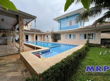 Foto 01 · Casa a venda em Ubatuba com piscina, 6 dormitórios a 350 metros da Praia de Maranduba. Aceita financ
