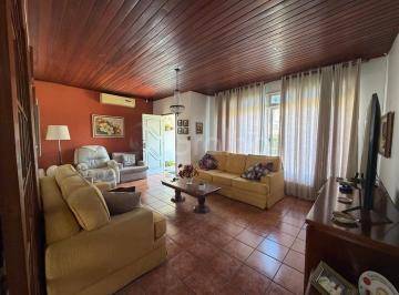 1 · Casa Residencial de 193m² com 5 quartos na Trindade