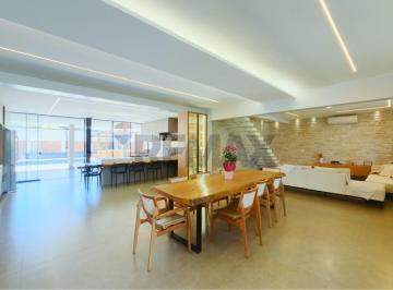 Casa · 890m² · 6 Quartos · 4 Vagas · Casa alto padrão com 06 suítes no Guará Park