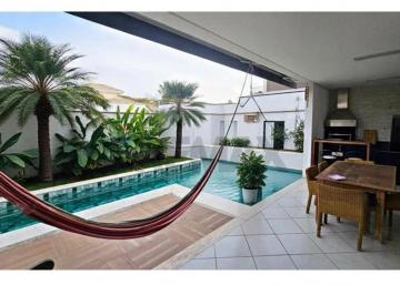 Casa · 280m² · 3 Quartos · 3 Vagas · CASA ASSOBRADADA COM 3 SUITES E PISCINA