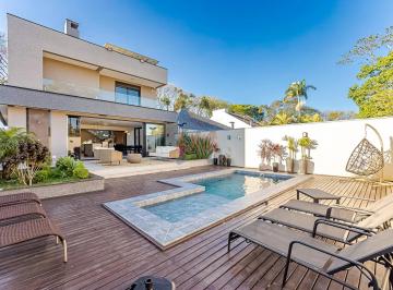 Casa · 329m² · 3 Quartos · 8 Vagas · Casa de 3 Suítes à Venda na Rua Edgard Stellfeld | Jardim Social Curitiba