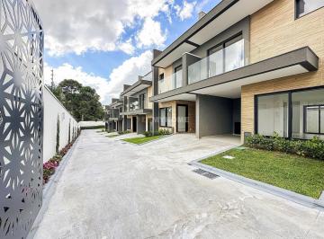 Casa · 122m² · 3 Quartos · 2 Vagas · Casa em condomínio com terraço à venda em Santa Felicidade