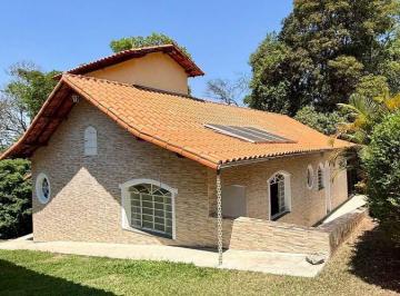 Casa de 5 quartos, Esmeraldas · Casa à venda no Condomínio Nossa Fazenda em Esmeraldas-MG