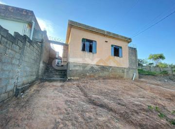 Casa · 60m² · 3 Quartos · 2 Vagas · Casa à Venda com 03 Quartos no Bairro Davanuze em Divinópolis MG.