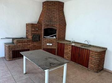 Churrasqueira · CASA AMPLA COM 5 QUARTOS, SUÍTE, CHURRASQUEIRA E EDÍCULA