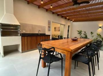 Casa de 3 quartos, Contagem · Casa com 220 mts², 3 quartos, piscina e churrasqueira em Contagem - MG