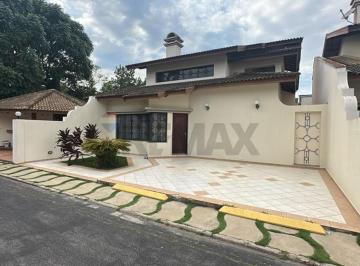 Casa · 160m² · 3 Quartos · 2 Vagas · Casa de Excelente Padrão em condomínio para Locação com 3 suítes