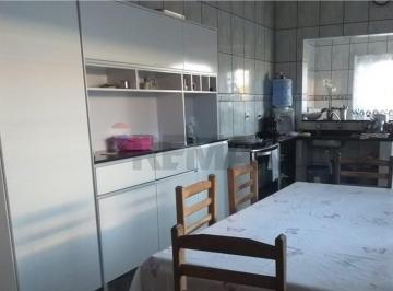 Casa · 136m² · 3 Quartos · 2 Vagas · Seu Novo Lar: Casa de Vila no Jardim Chaparral