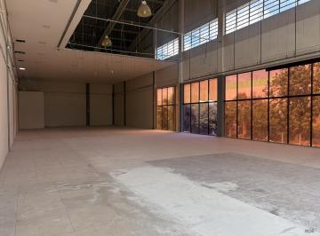 Comercial · 318m² · 1 Quarto · 75 Vagas · Ampla Loja com 2 banheiros no North Shop Open Mall, na Av. Sertório