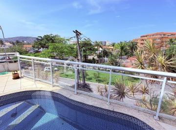 Casa · 180m² · 4 Quartos · 2 Vagas · Casa 4 quartos a 100 metros da praia de Camboinhas