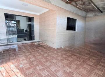 Casa · 200m² · 3 Quartos · 2 Vagas · MARIAH IMOVEIS VENDE EXCELENTE IMOVEL NA QUADRA 207 SANTA MARIA