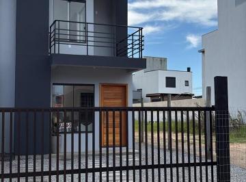 Casa · 43m² · 1 Quarto · 1 Vaga · Casa à venda no bairro Encantada - Garopaba/SC