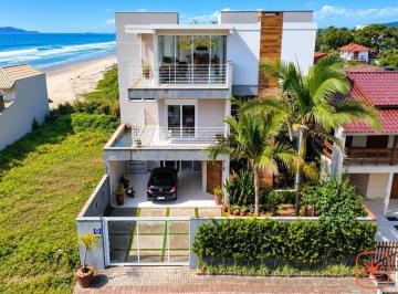 fc3402cb4ffddedaa6d68d35bf0d78b356ff1714 · Sobrado com 3 dormitórios à venda por R$ 1.900.000,00 - Santa Clara - Itapoá/SC