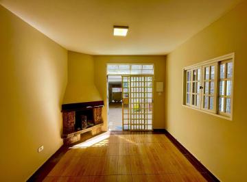img0 · Casa com 3 Quarto(s) e 2 banheiro(s) para Alugar, 85 m² por R$ 2300 / Mês