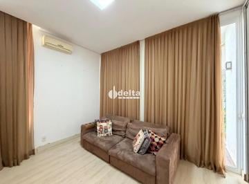 Casa · 360m² · 3 Quartos · 2 Vagas · Casa com 3 quartos suítes disponível para venda no bairro Bosque dos Buritis em Uberlândia-MG