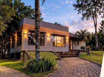 Casa · 2 Quartos · 2 Vagas · Casa de Alto Padrão à Venda em Ana Rech