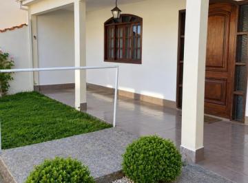 casa-em-varginha-mg-no-bairro-jardim-colonial-imovel453827-img6abe6b43222a4.png · Casa à venda em Varginha, no bairro Jardim Colonial