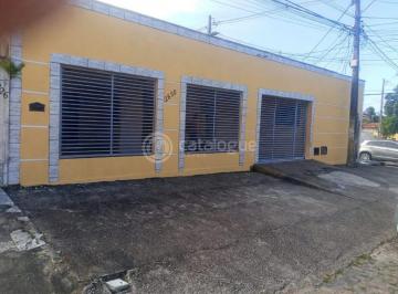 Casa · 285m² · 3 Quartos · 2 Vagas · Excelente casa de esquina lado da sombra, ponto comercial estrategico no Potengi - Santa Cataria-Na