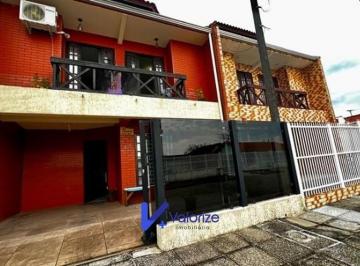 Casa · 89m² · 3 Quartos · 1 Vaga · Triplex com 3 Quartos Perto do Mar Praia de Leste