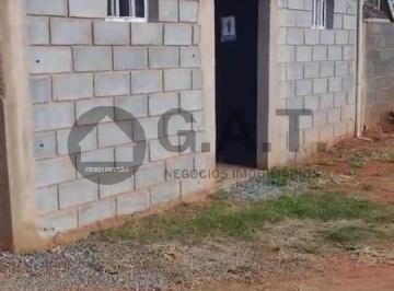 Foto 01 · Barracão Comercial para Locação no Centro de Piedade-SP: 100m², 1 Banheiro Disponível!