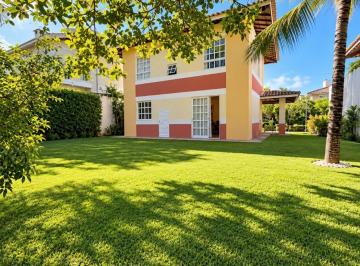 Casa de 3 quartos, Salvador · Casa a venda no Quatro Rodas Golf Residencial com 3 quartos varanda e armarios em Itapuã